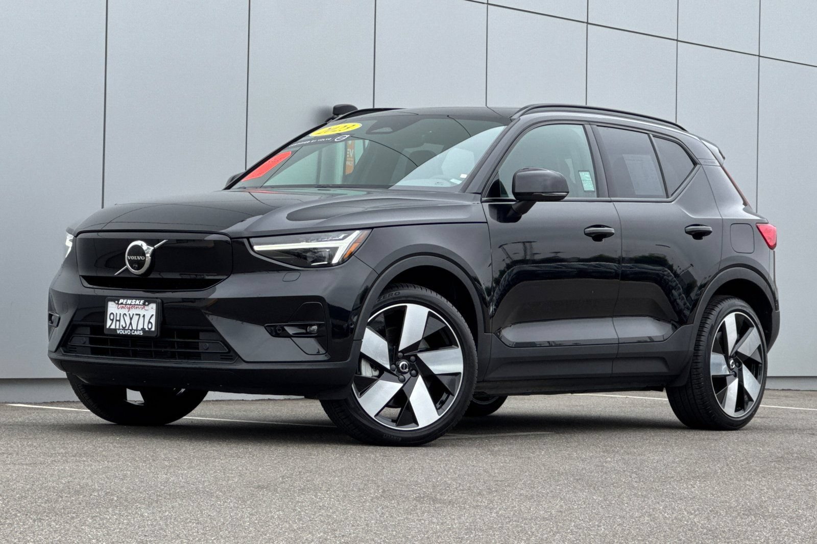 Used 2023 Volvo XC40 Recharge Ultimate w/ Protection Package Premier AWD/4WD image 1