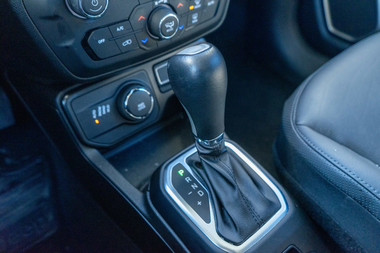 Used 2023 Jeep Renegade Limited w/ Limited Elite Group image 20