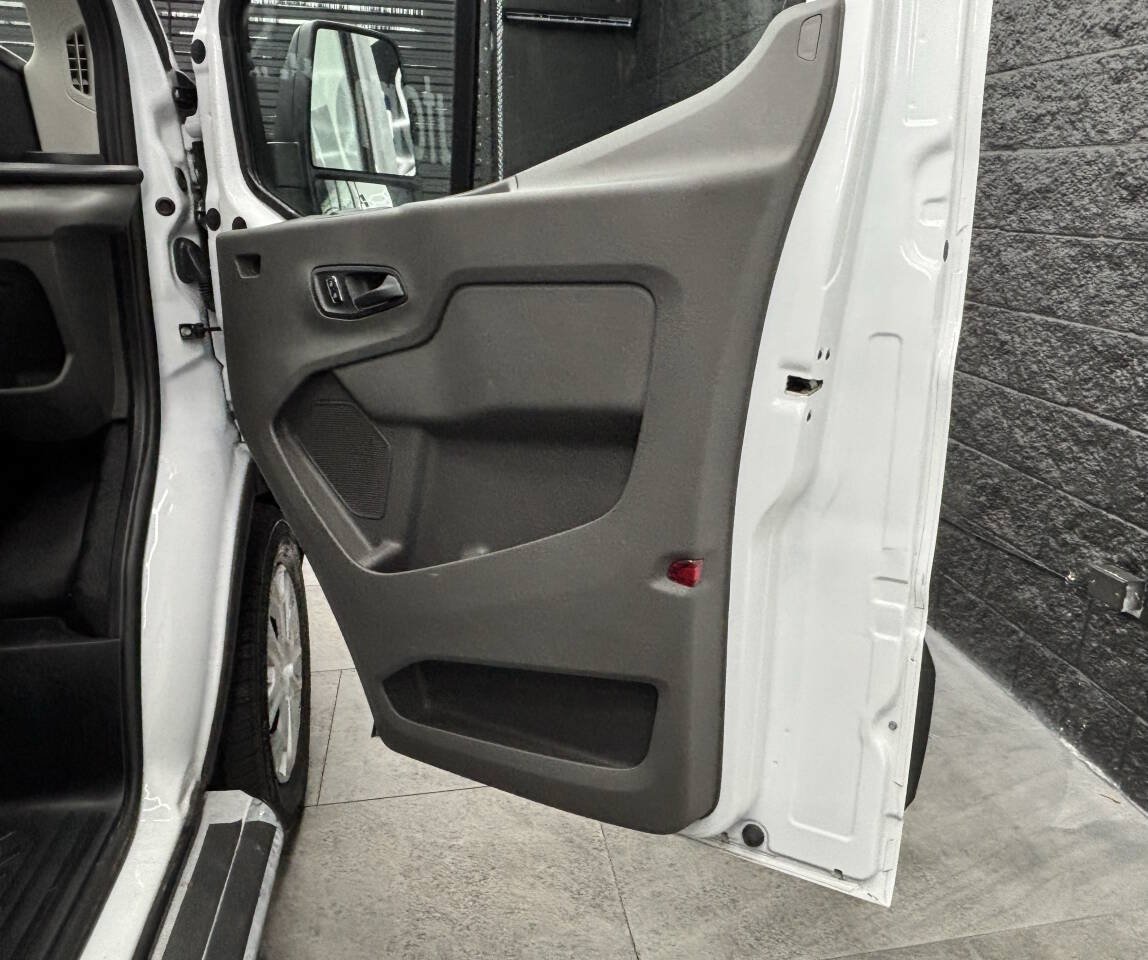 Used 2025 Ford Transit 250 Low Roof w/ Exterior Upgrade Package RWD image 25