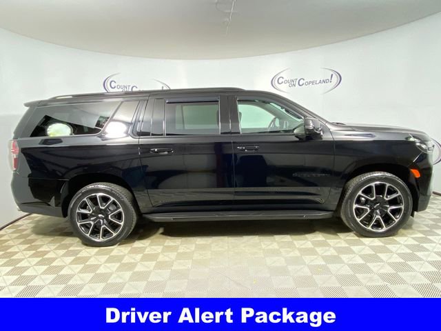 Certified 2022 Chevrolet Suburban RST w/ Sport Performance Package image 8