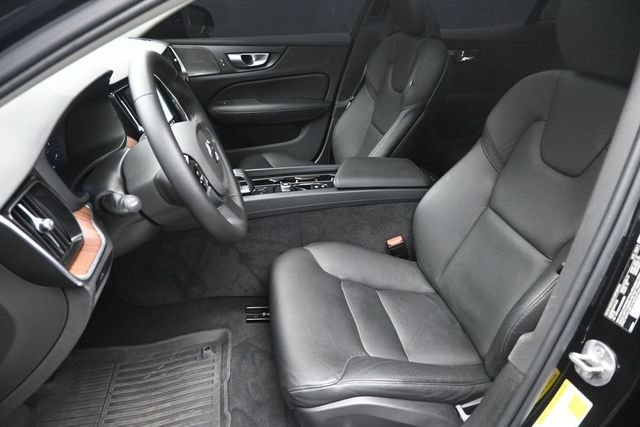 Certified 2025 Volvo S60 B5 Plus AWD/4WD image 18