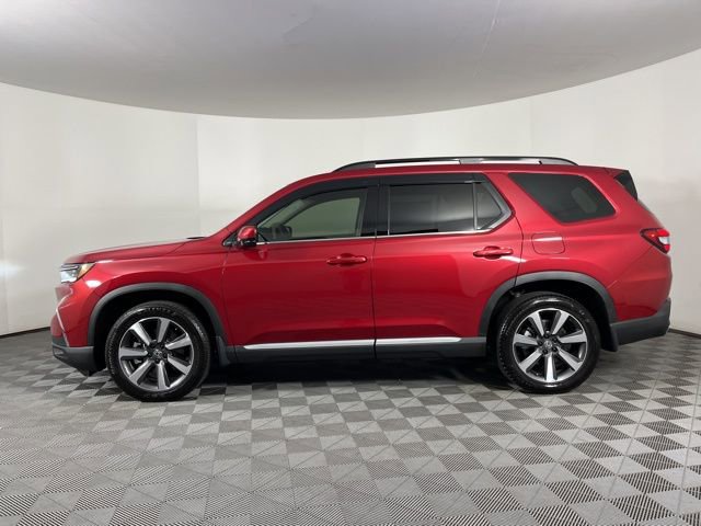 Used 2025 Honda Pilot Touring image 6