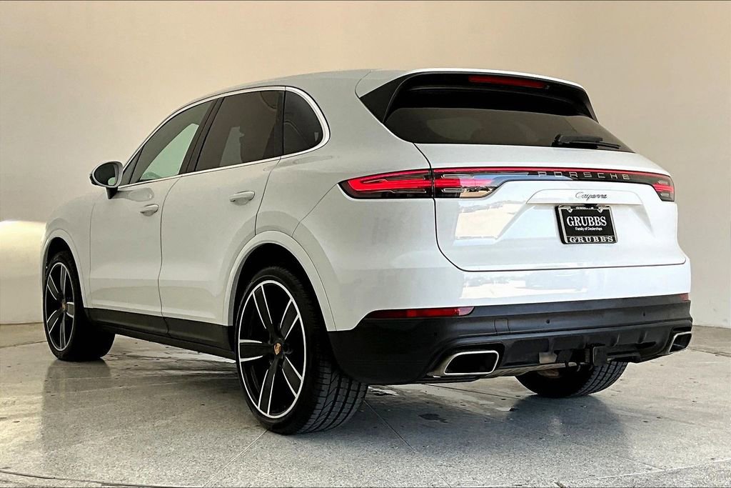 Used 2023 Porsche Cayenne image 2