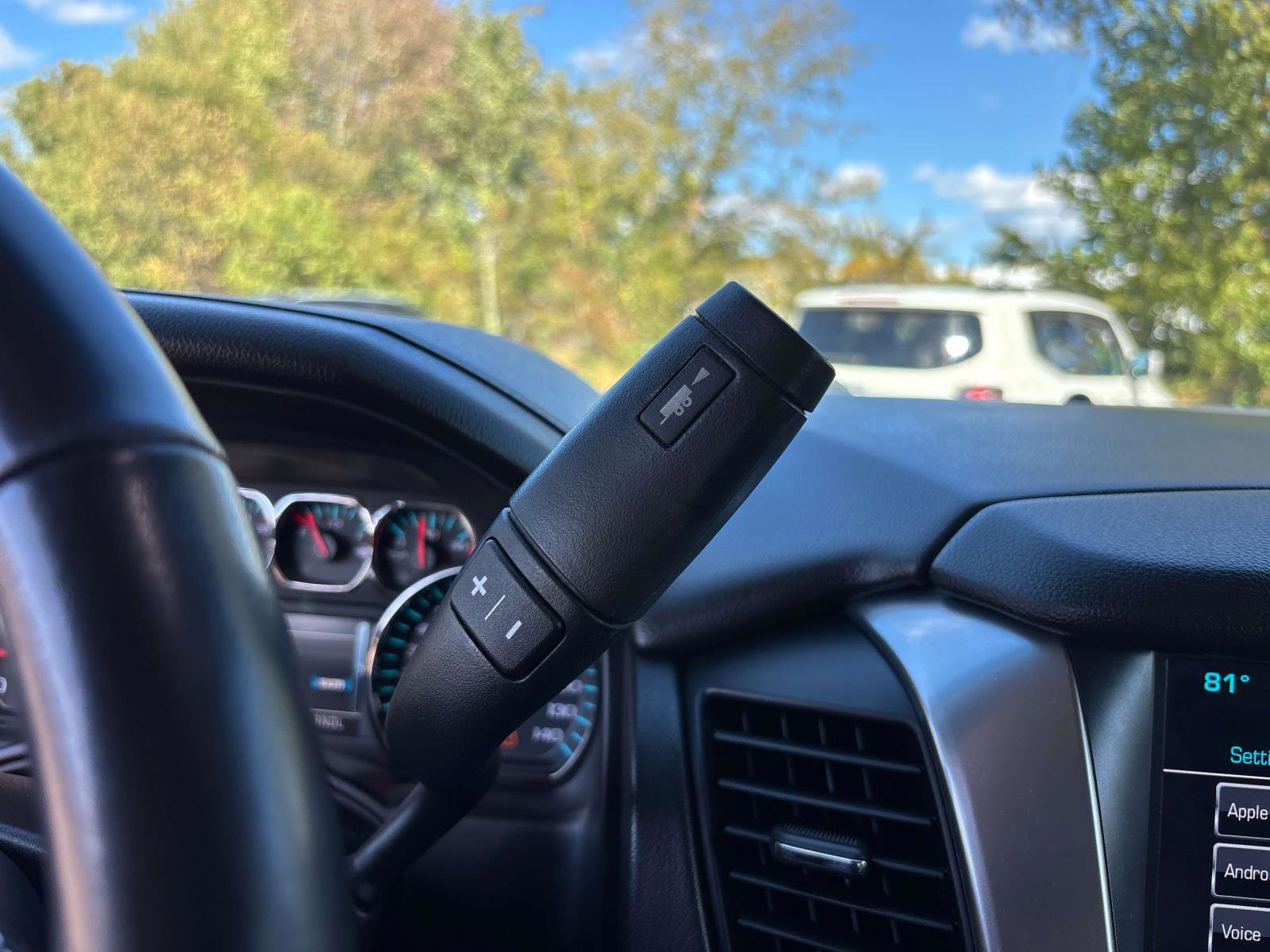 Used 2019 Chevrolet Tahoe LT image 32