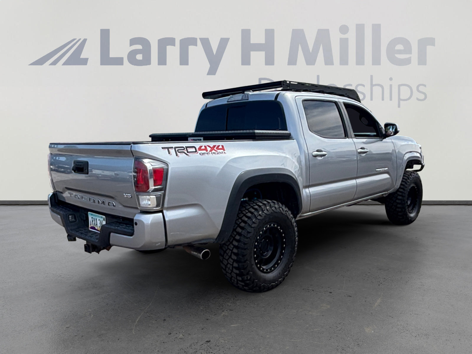 Used 2020 Toyota Tacoma TRD Off-Road w/ Technology Package image 4