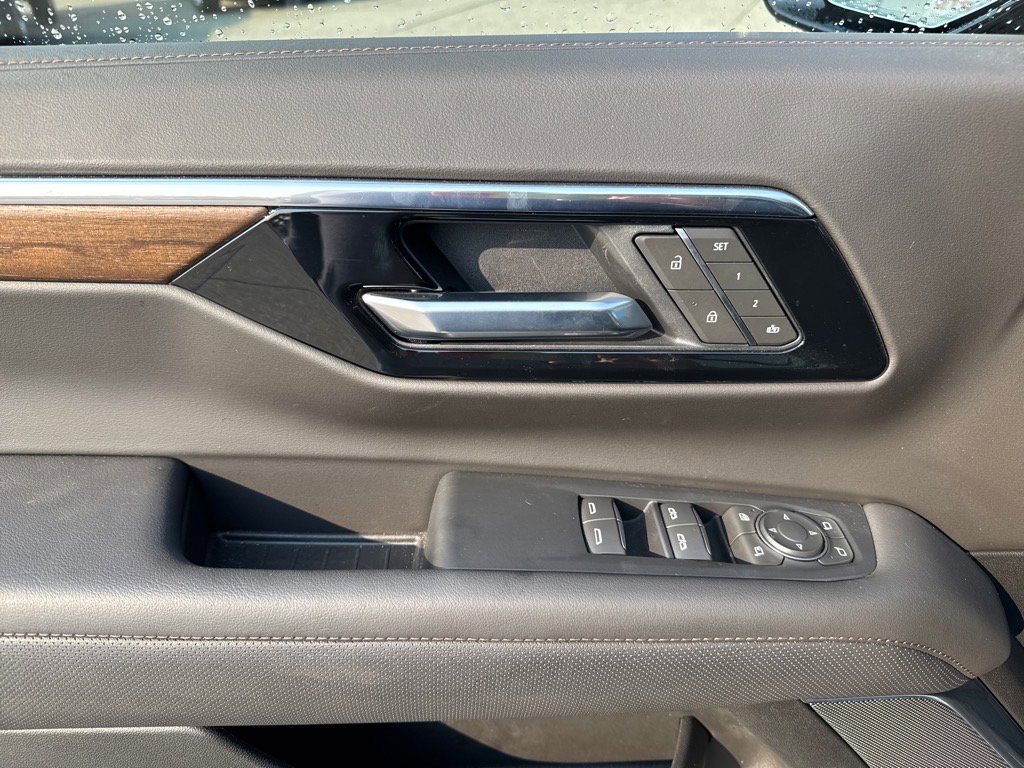 Used 2025 Chevrolet Tahoe High Country w/ Sun And Tow Package image 7