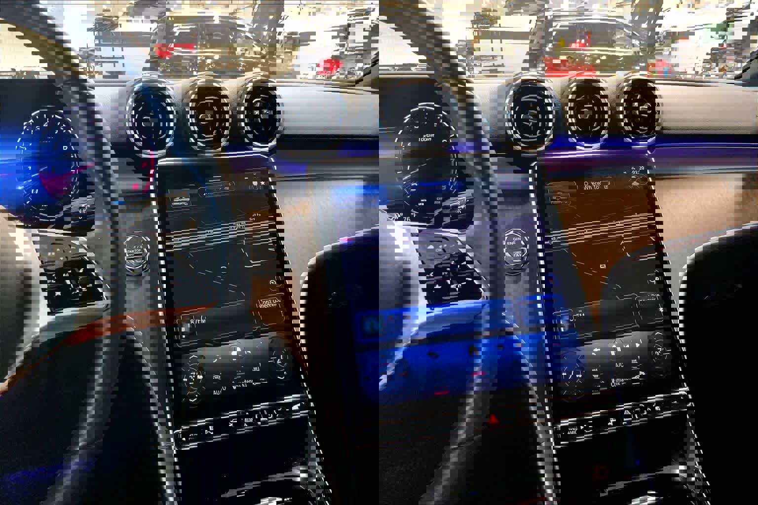 Used 2024 Mercedes-Benz C 300 Sedan w/ Exclusive Trim Package image 7