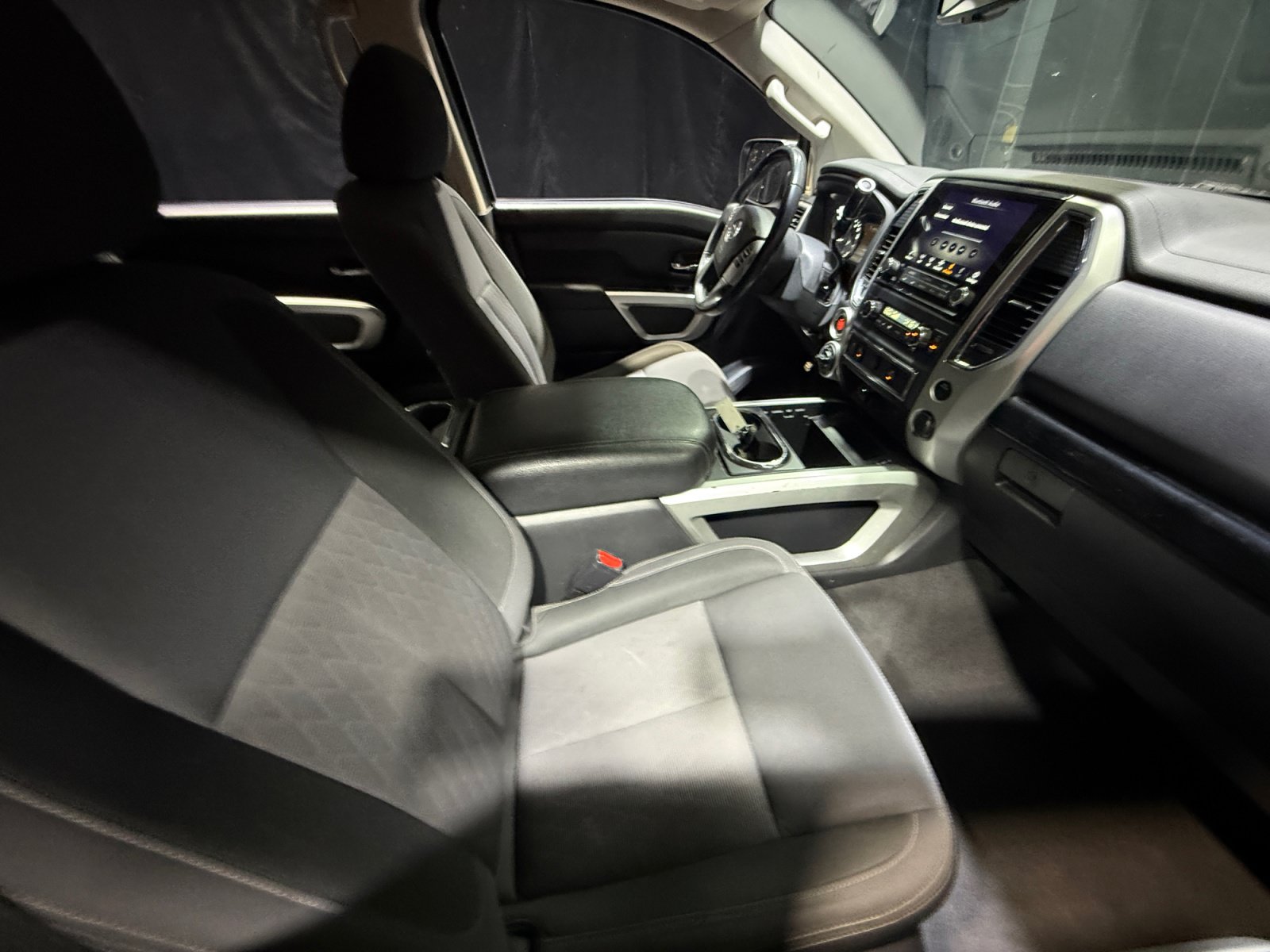 Used 2021 Nissan Titan SV w/ SV Convenience Package AWD/4WD image 19