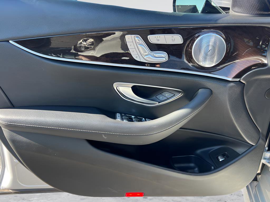 Used 2019 Mercedes-Benz E 300 image 40