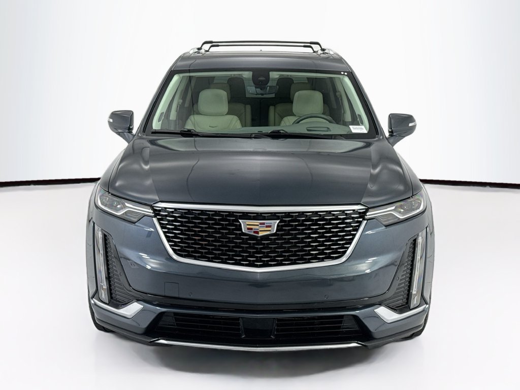 Used 2021 Cadillac XT6 Premium Luxury FWD image 2