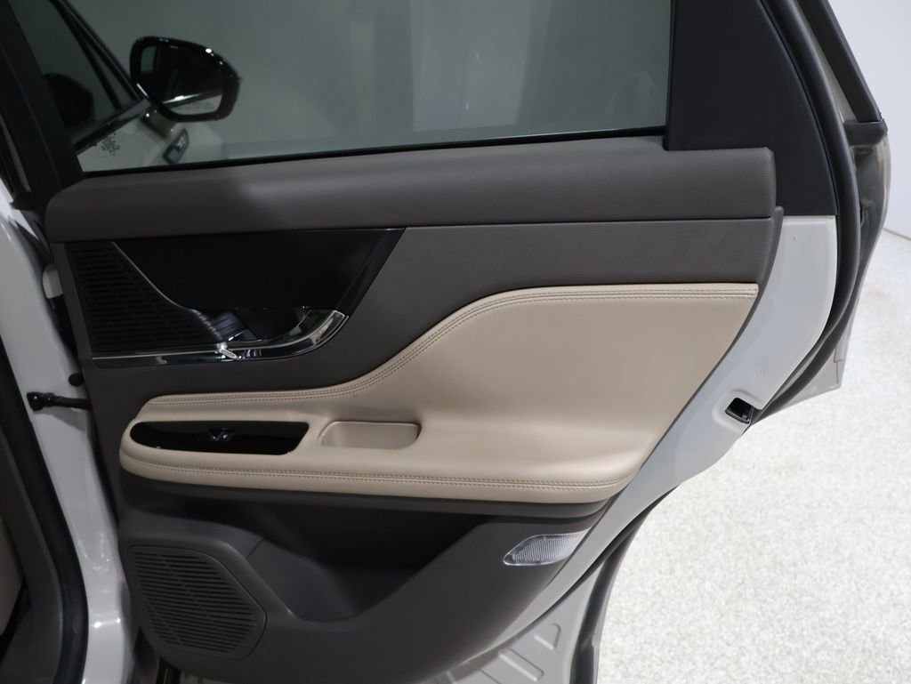 Used 2022 Lincoln Corsair Reserve w/ Equipment Group 201A image 22