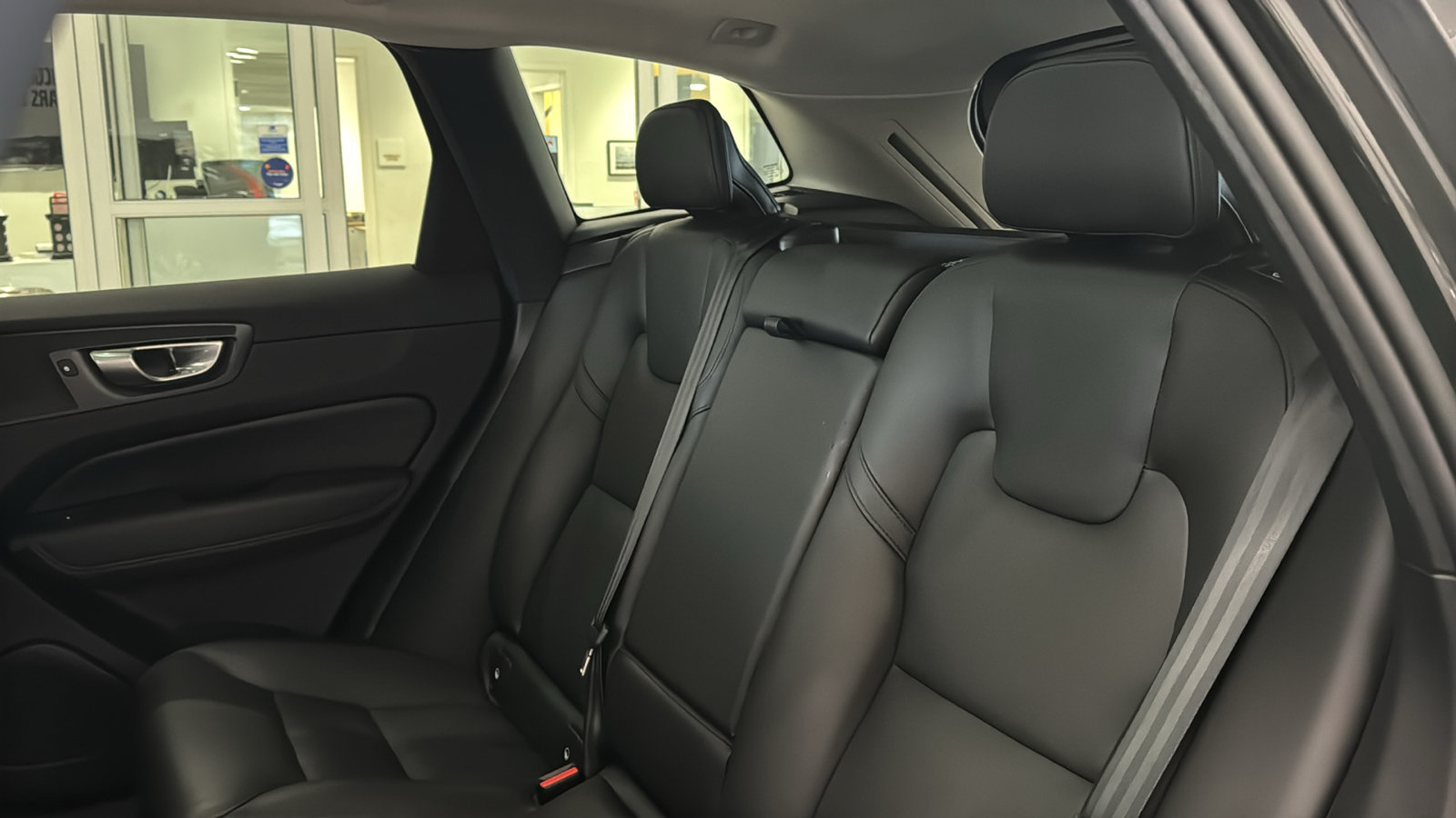 Used 2024 Volvo XC60 B5 Core w/ Climate Package AWD/4WD image 26