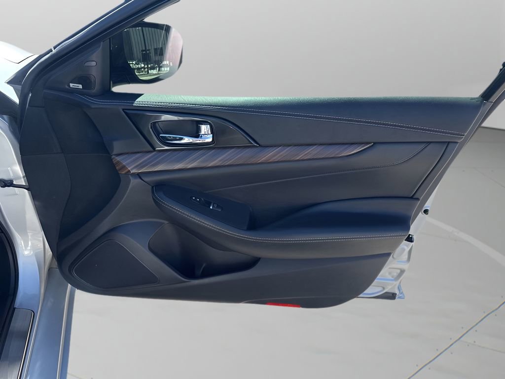 Used 2017 Nissan Maxima Platinum w/ Medallion Package image 13