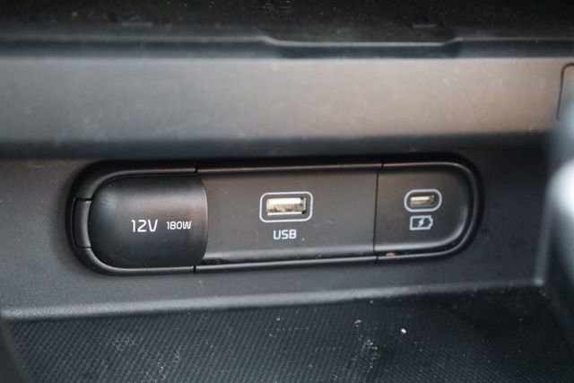 Certified 2024 Kia Seltos SX w/ SX Sunroof Package image 32