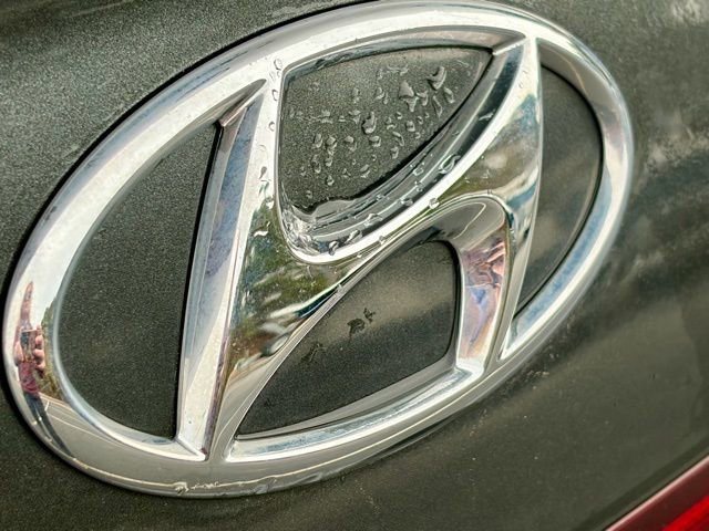 Used 2022 Hyundai Sonata Limited w/ Winter Weather Package image 15