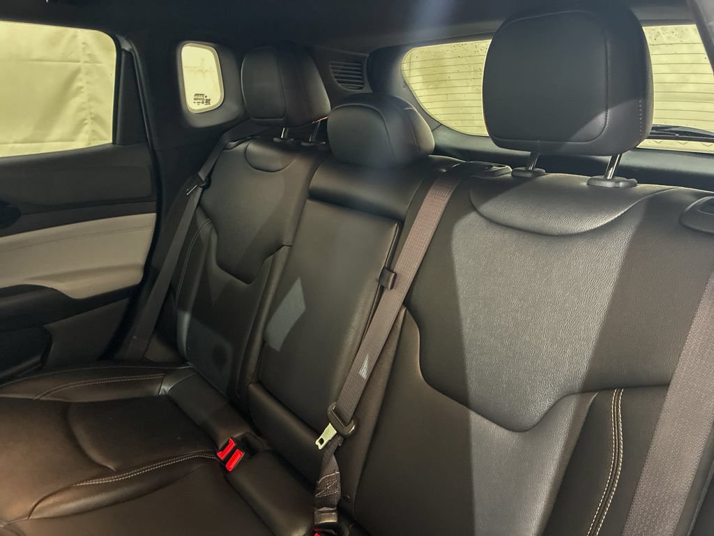 Used 2025 Jeep Compass Limited AWD/4WD image 11