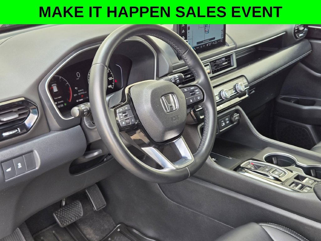 Used 2023 Honda Pilot Touring image 10