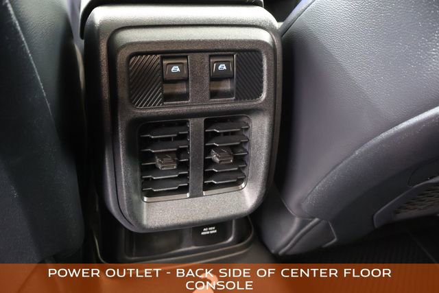 Used 2025 Ford Bronco Badlands AWD/4WD image 17