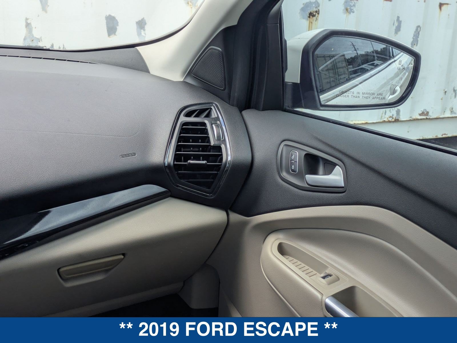 Used 2019 Ford Escape Titanium AWD/4WD image 19