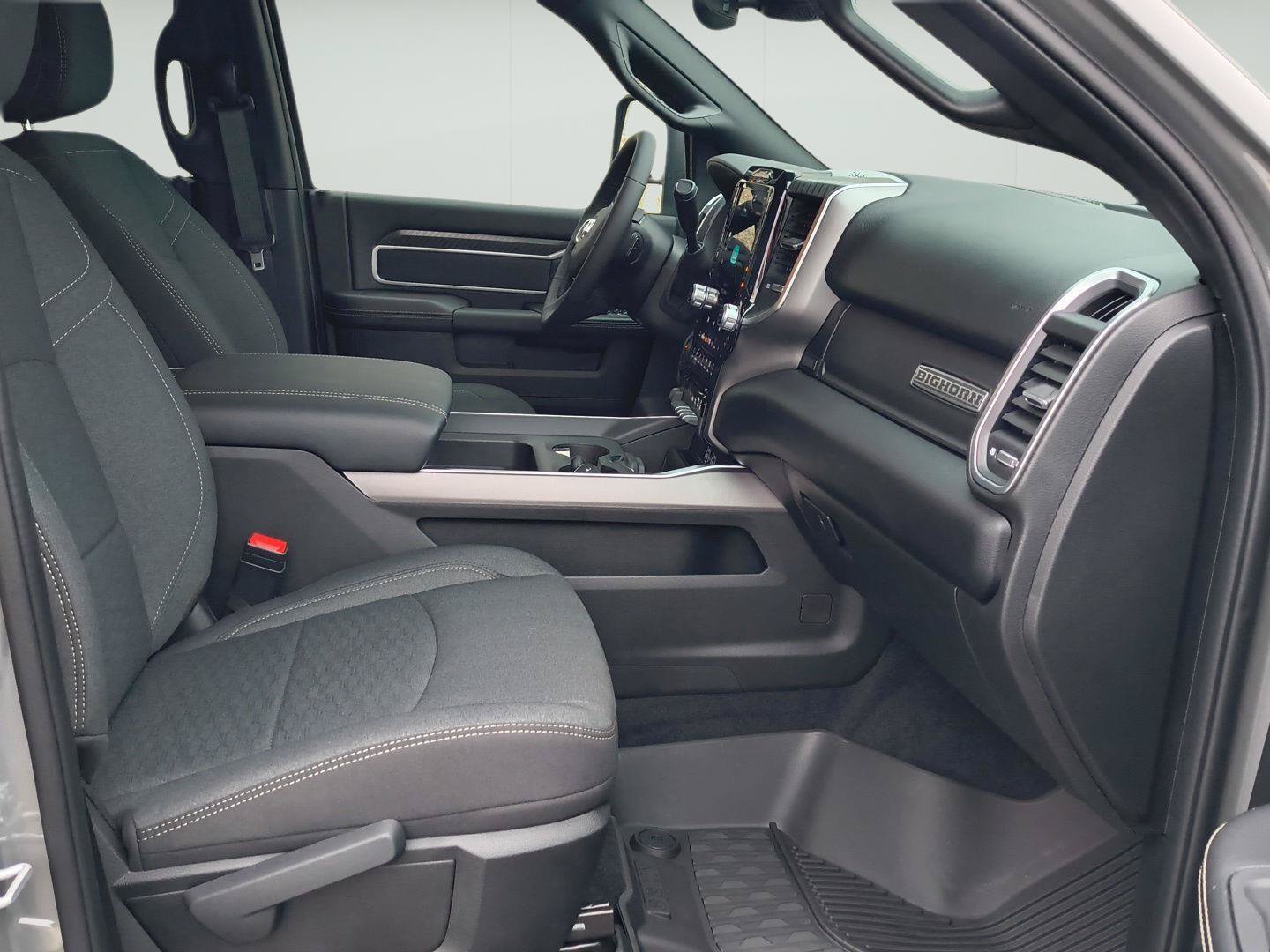 New 2027 RAM 3500 Big Horn AWD/4WD image 23