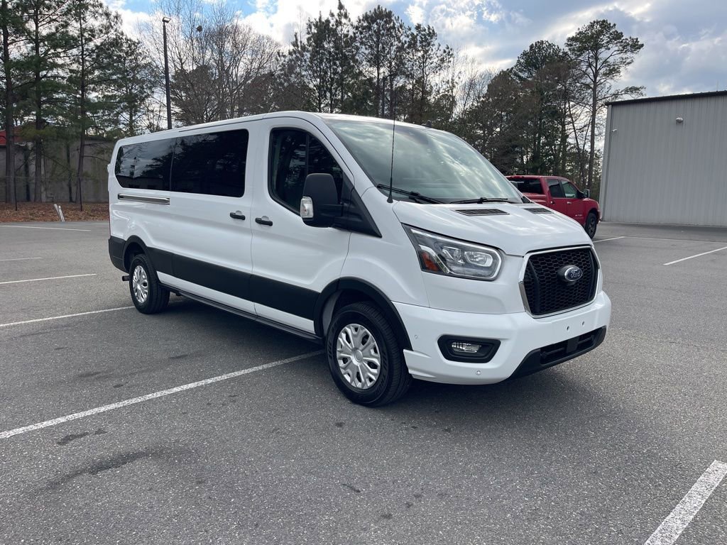 Used 2023 Ford Transit 350 XLT image 4
