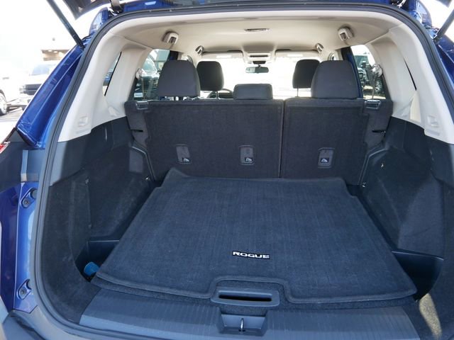 Used 2023 Nissan Rogue S image 6