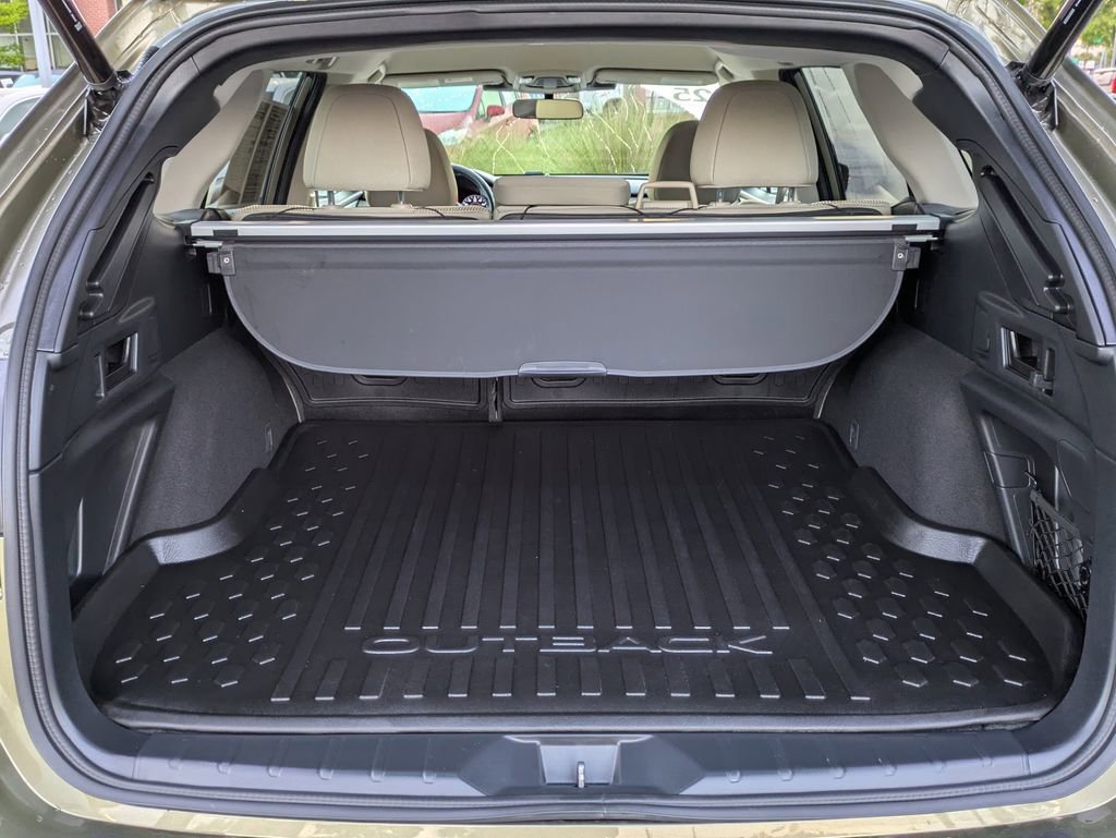 Used 2025 Subaru Outback Premium AWD/4WD image 13