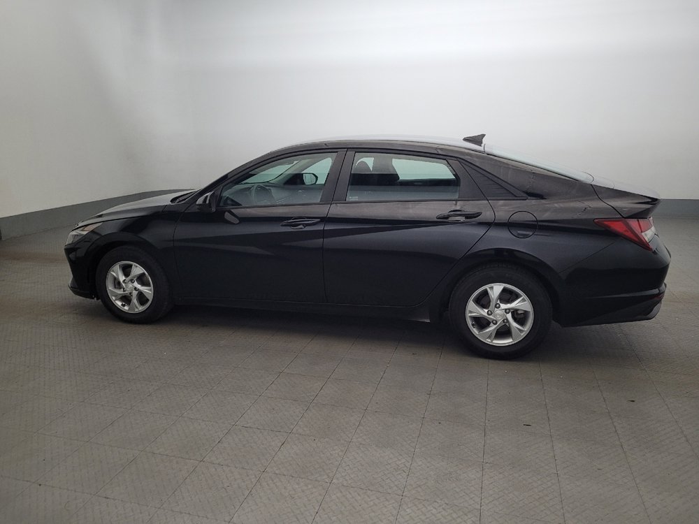 Used 2023 Hyundai Elantra SE FWD image 3