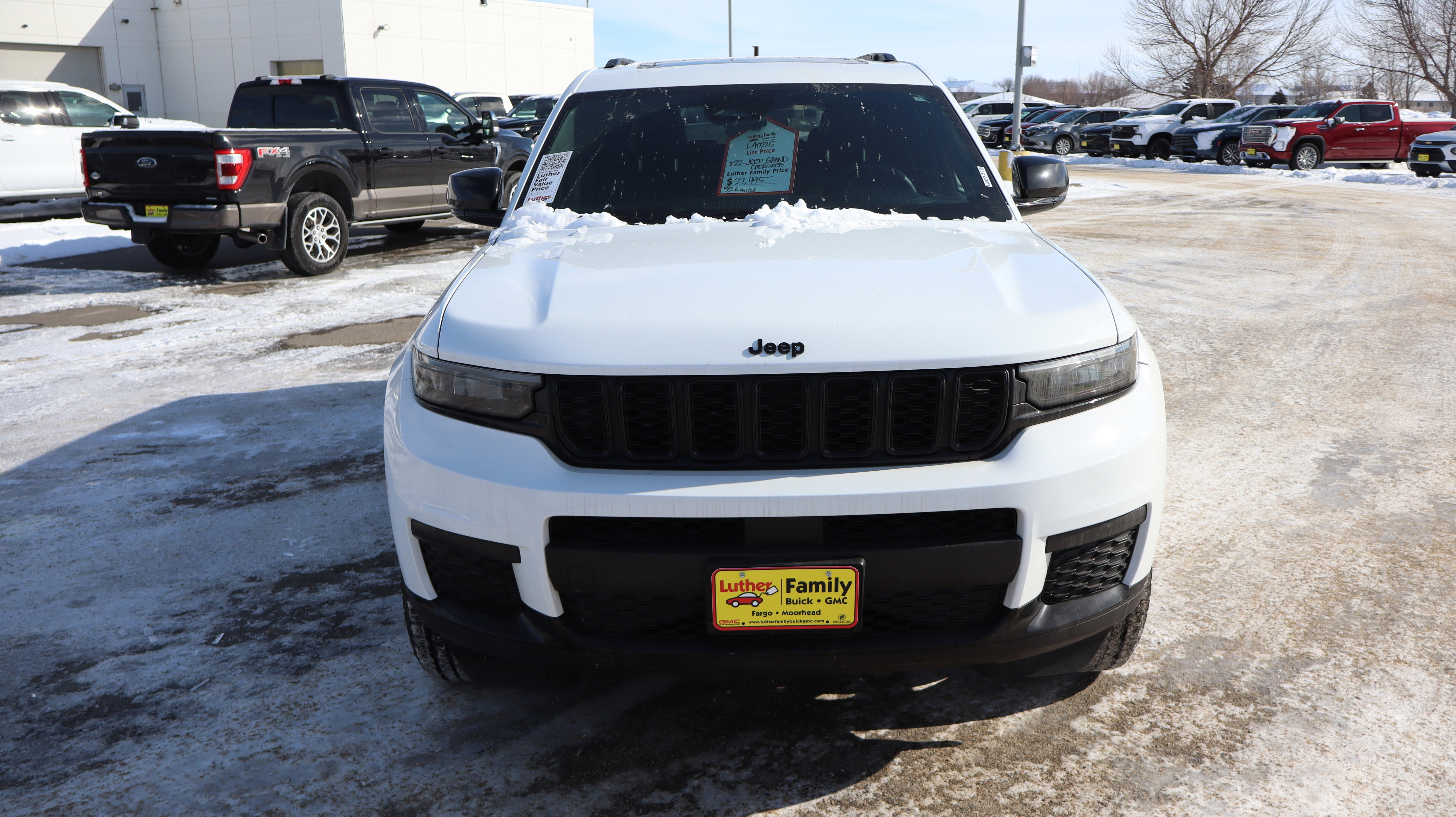 Used 2022 Jeep Grand Cherokee L Laredo image 2