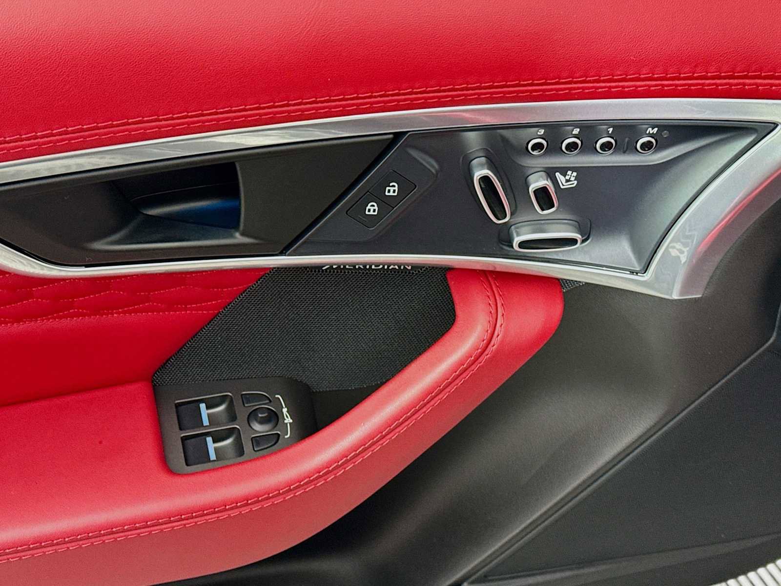 Used 2021 Jaguar F-TYPE Coupe image 19