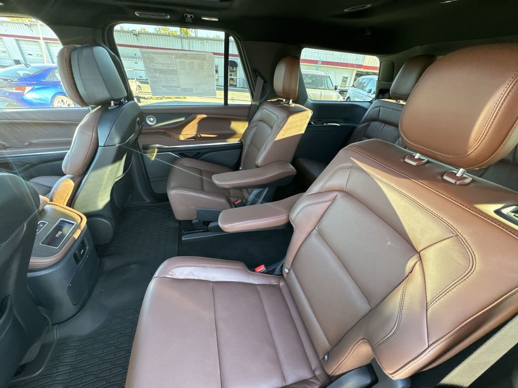 New 2025 Lincoln Navigator Reserve image 23
