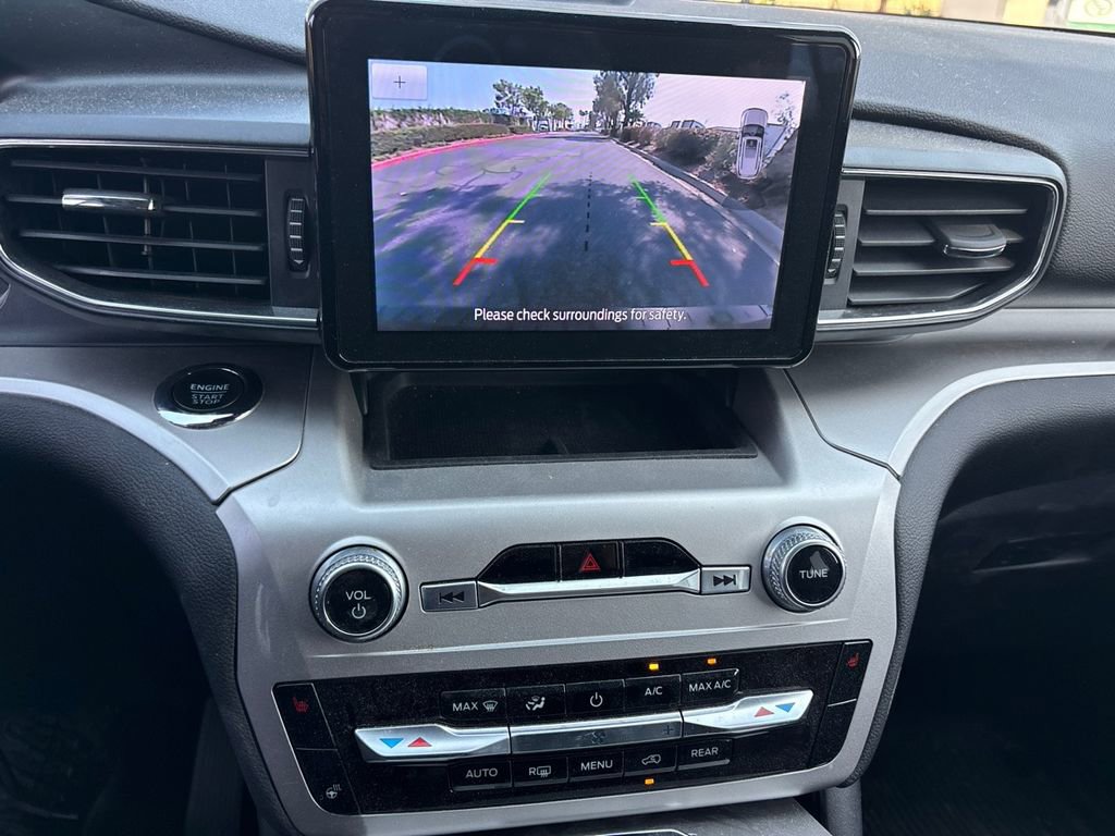 Used 2022 Ford Explorer XLT w/ Equipment Group 202A image 10