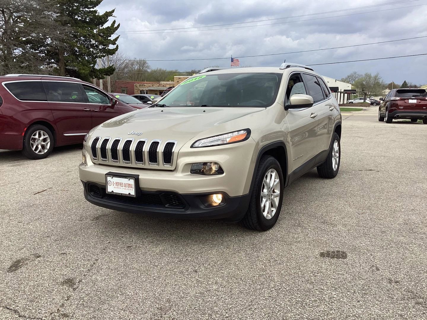Used 2015 Jeep Cherokee Latitude AWD/4WD image 4
