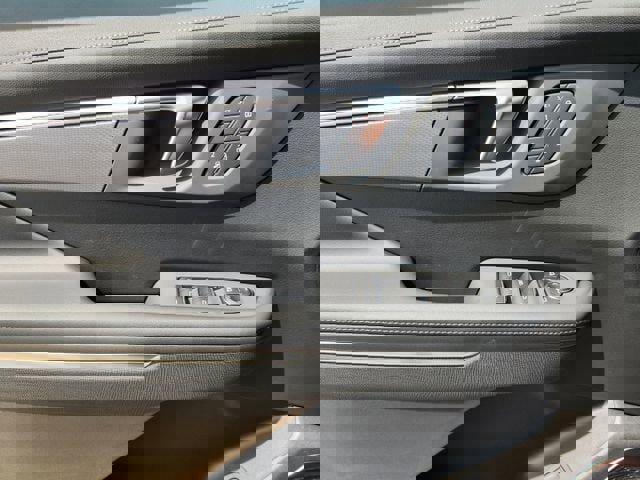 New 2025 Buick Enclave Sport Touring w/ Super Cruise Package image 33