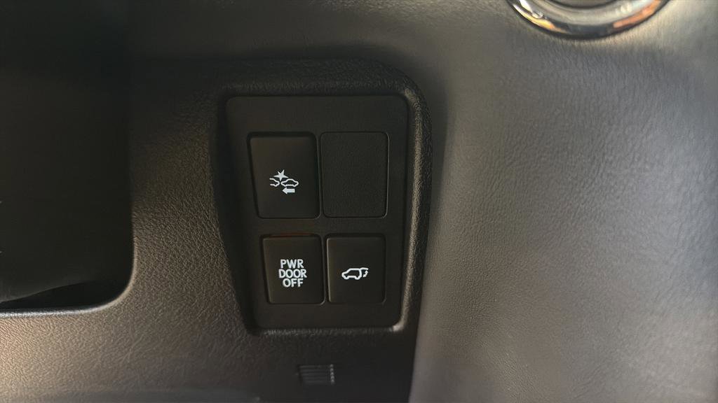 Used 2016 Lexus LX 570 4WD image 32