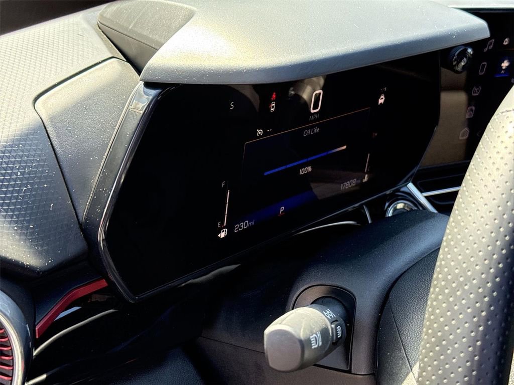 Used 2024 Chevrolet Trax RS image 10