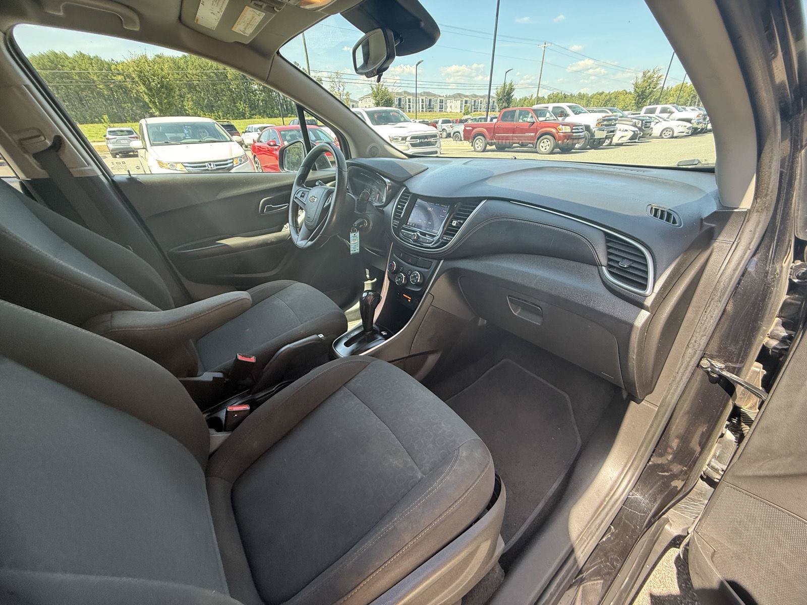 Used 2021 Chevrolet Trax LS w/ Tint and Cruise Package FWD image 18