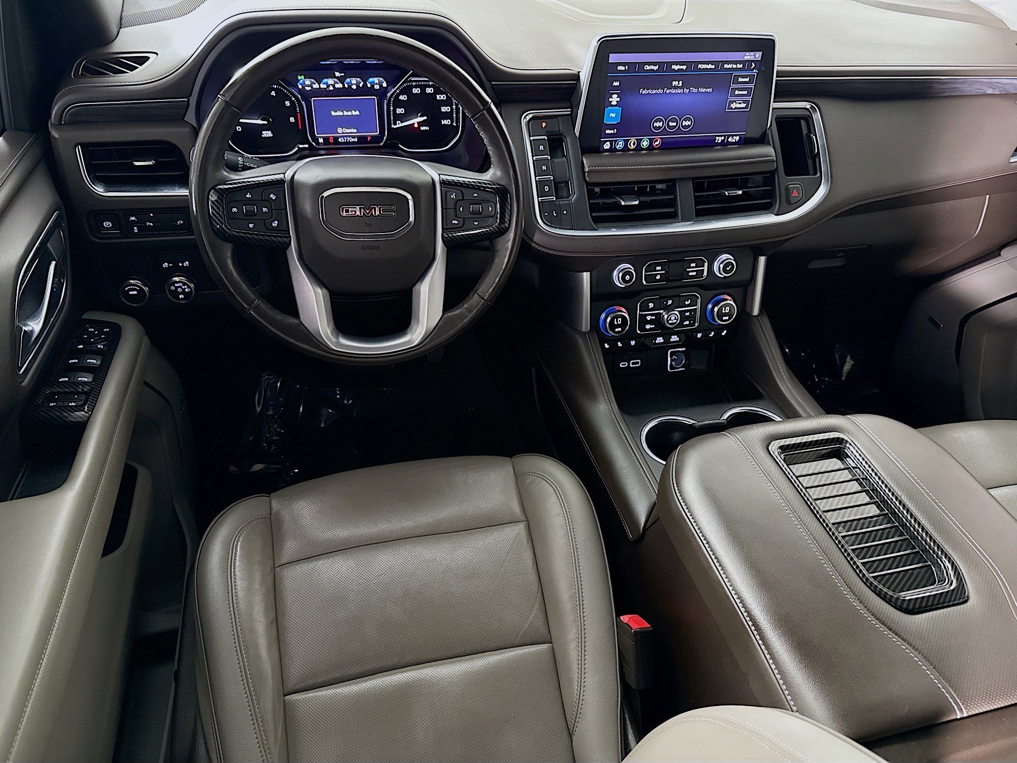 Used 2021 GMC Yukon SLT w/ SLT Luxury Package image 17