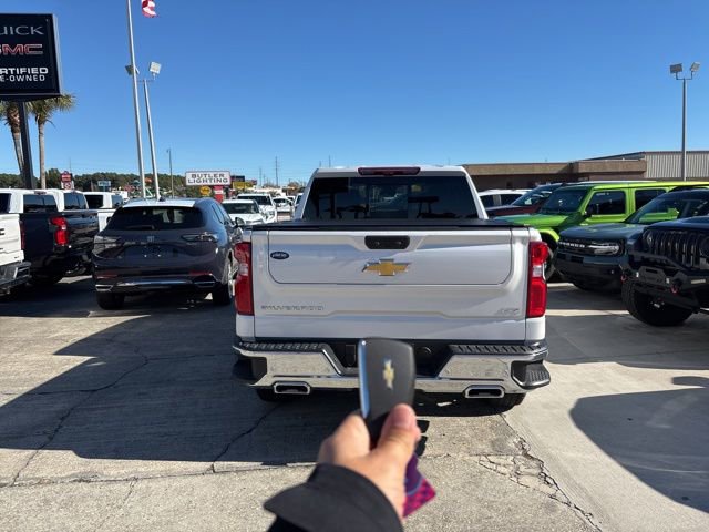 Used 2025 Chevrolet Silverado 1500 LTZ w/ LTZ Premium Package image 6