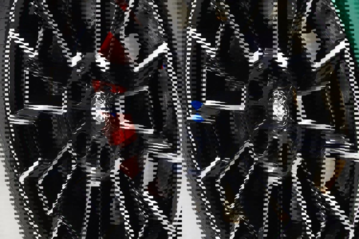 Used 2025 BMW M5 w/ Carbon Package image 19