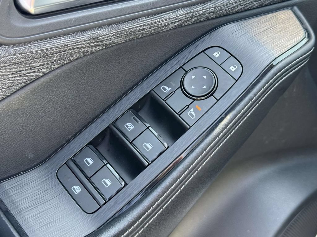 Used 2021 Nissan Rogue SV AWD/4WD image 33