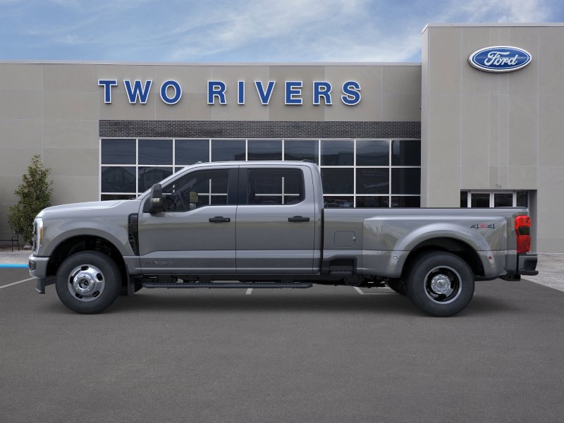 New 2026 Ford F350 4x4 Crew Cab DRW Super Duty image 3