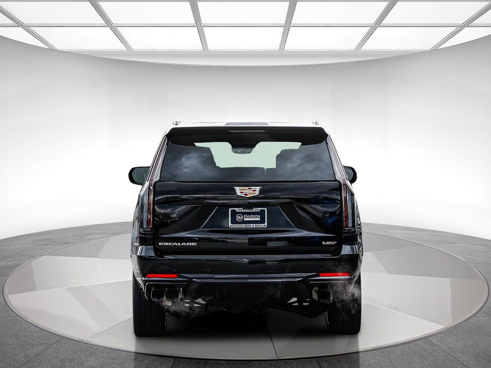 Used 2025 Cadillac Escalade V image 3