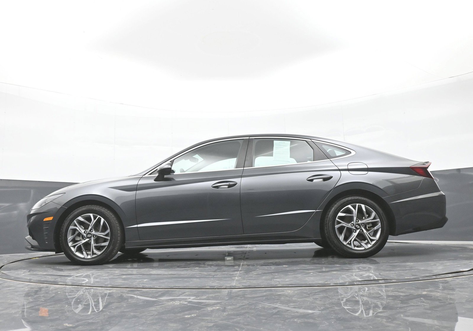 Certified 2023 Hyundai Sonata SEL w/ Preferred Accessory Package FWD image 39