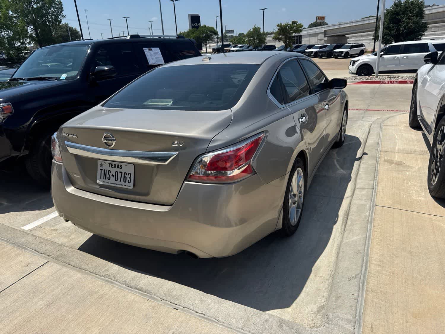 Used 2015 Nissan Altima 2.5 SV FWD image 6