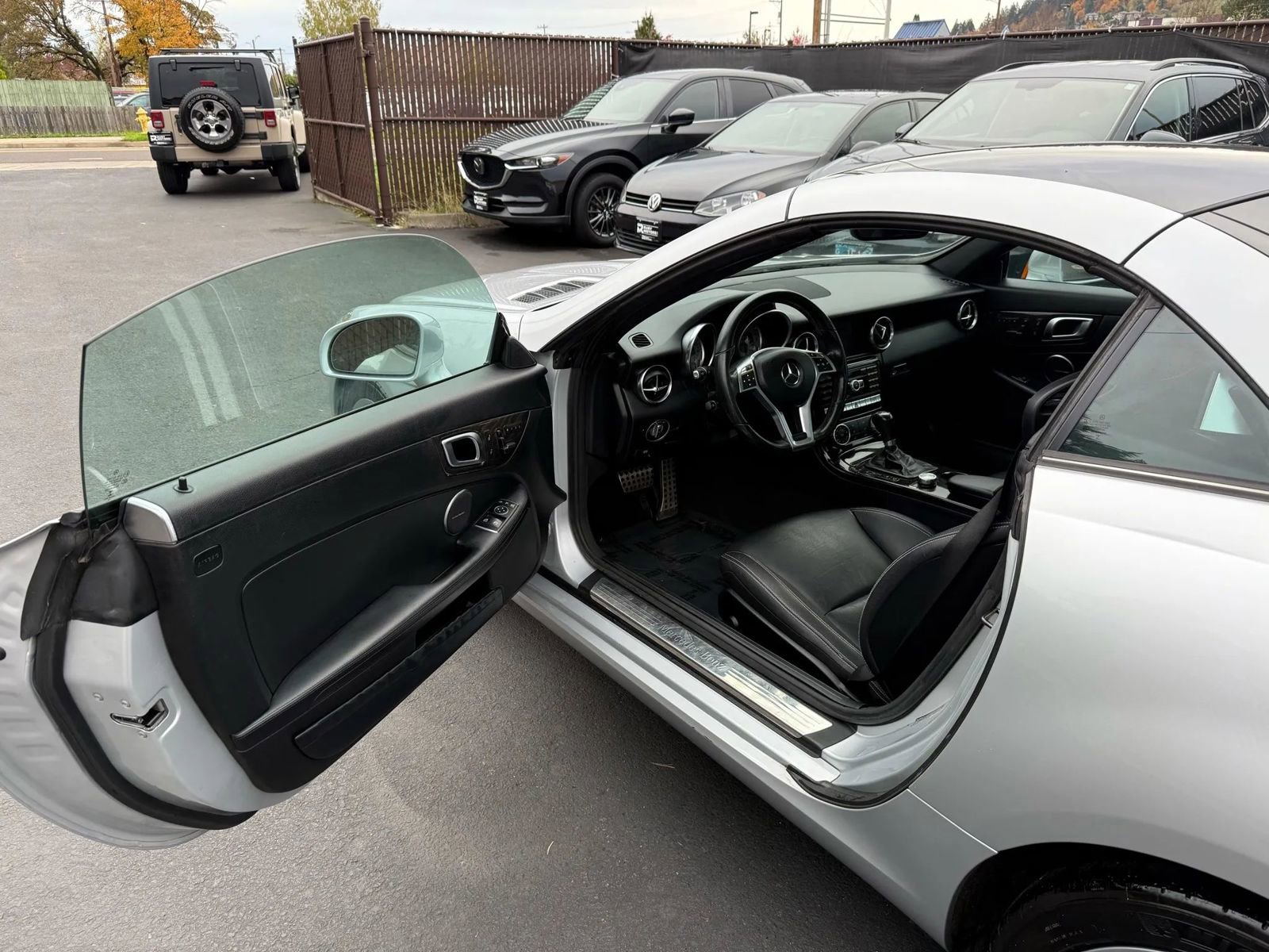 Used 2015 Mercedes-Benz SLK 250 image 9