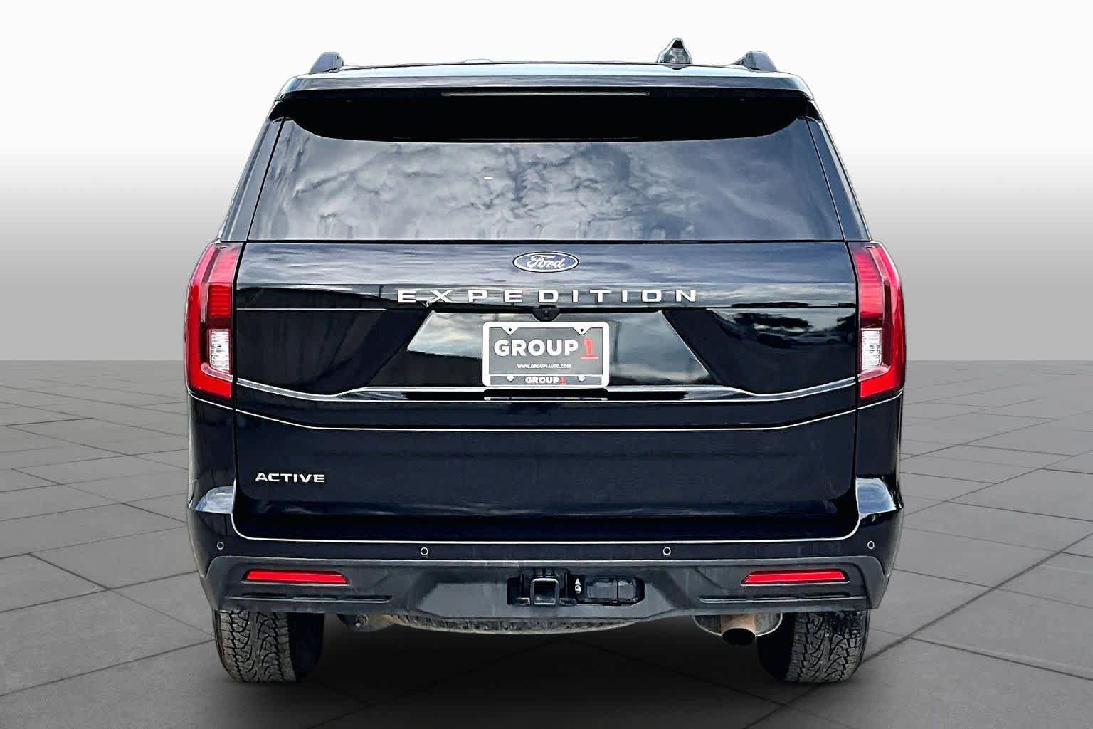 Used 2025 Ford Expedition Active RWD image 5