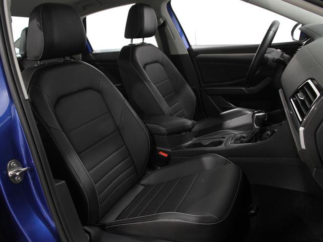 Certified 2023 Volkswagen Jetta SE w/ Panoramic Sunroof Package image 15