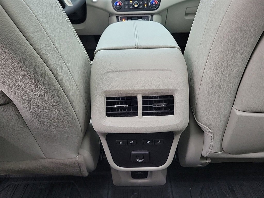 Used 2024 GMC Terrain Denali w/ Denali Premium Package image 10