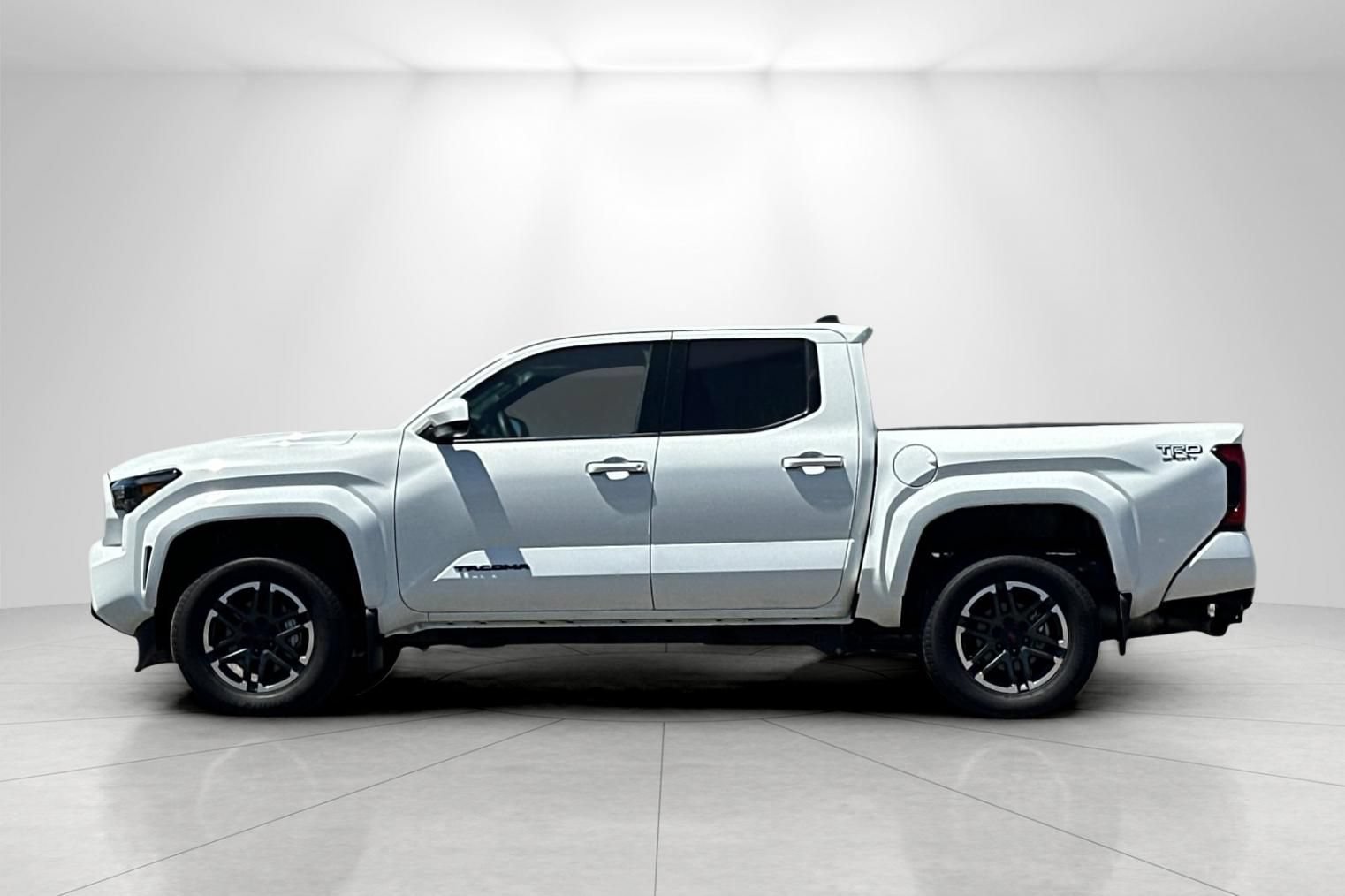 Used 2025 Toyota Tacoma TRD Sport AWD/4WD image 6
